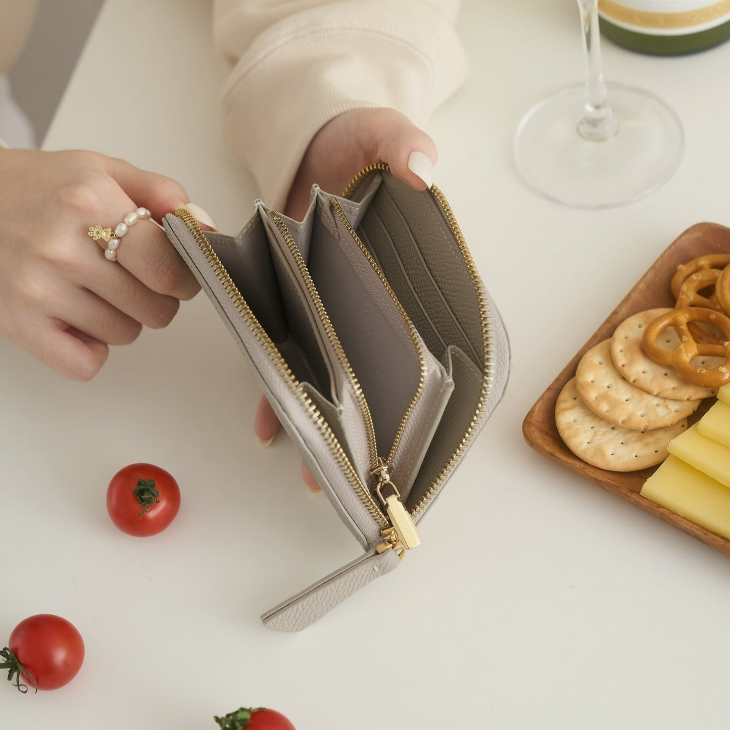 RAFFLE zip-around wallet