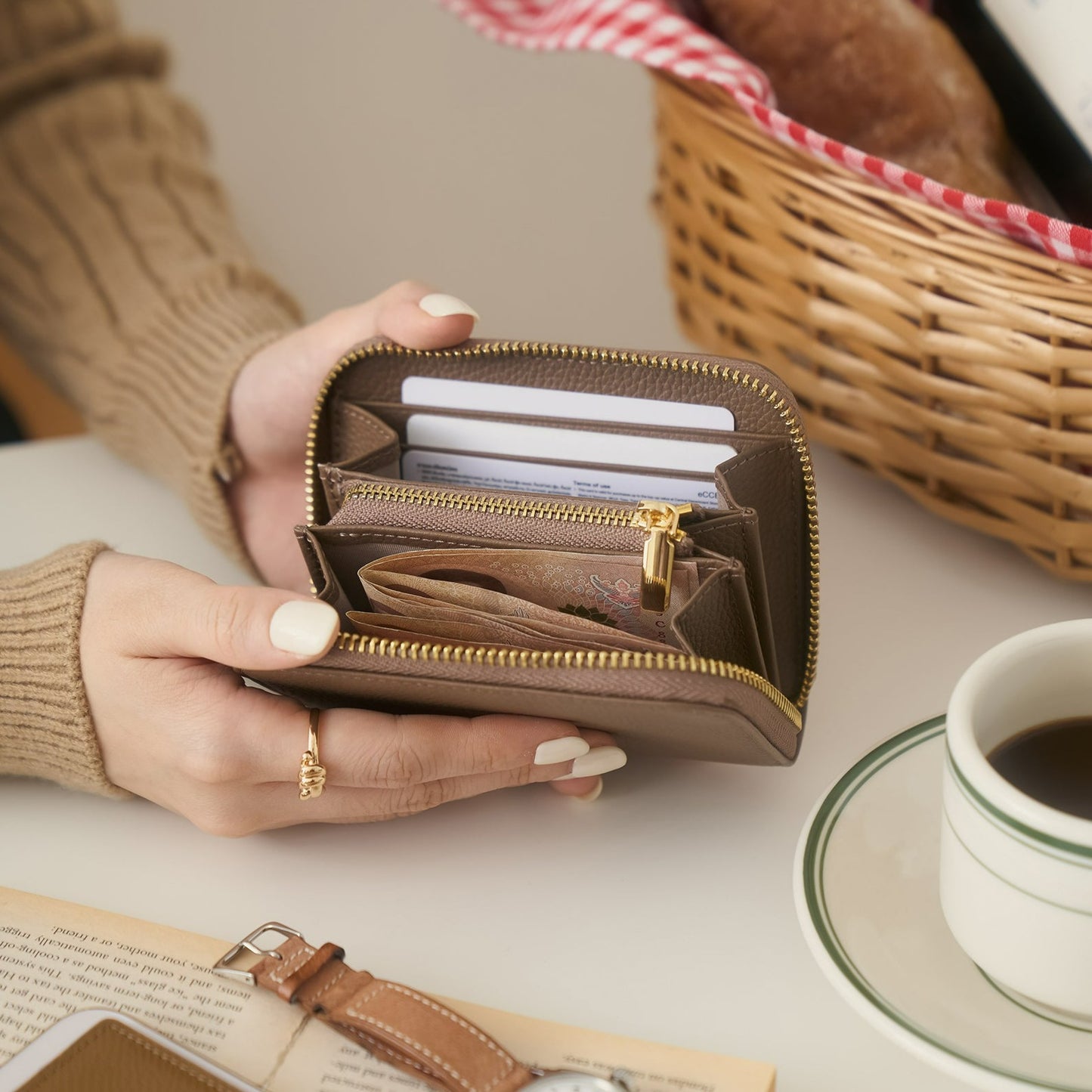 RAFFLE zip-around wallet