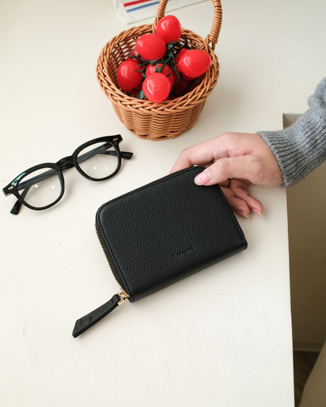 RAFFLE zip-around wallet