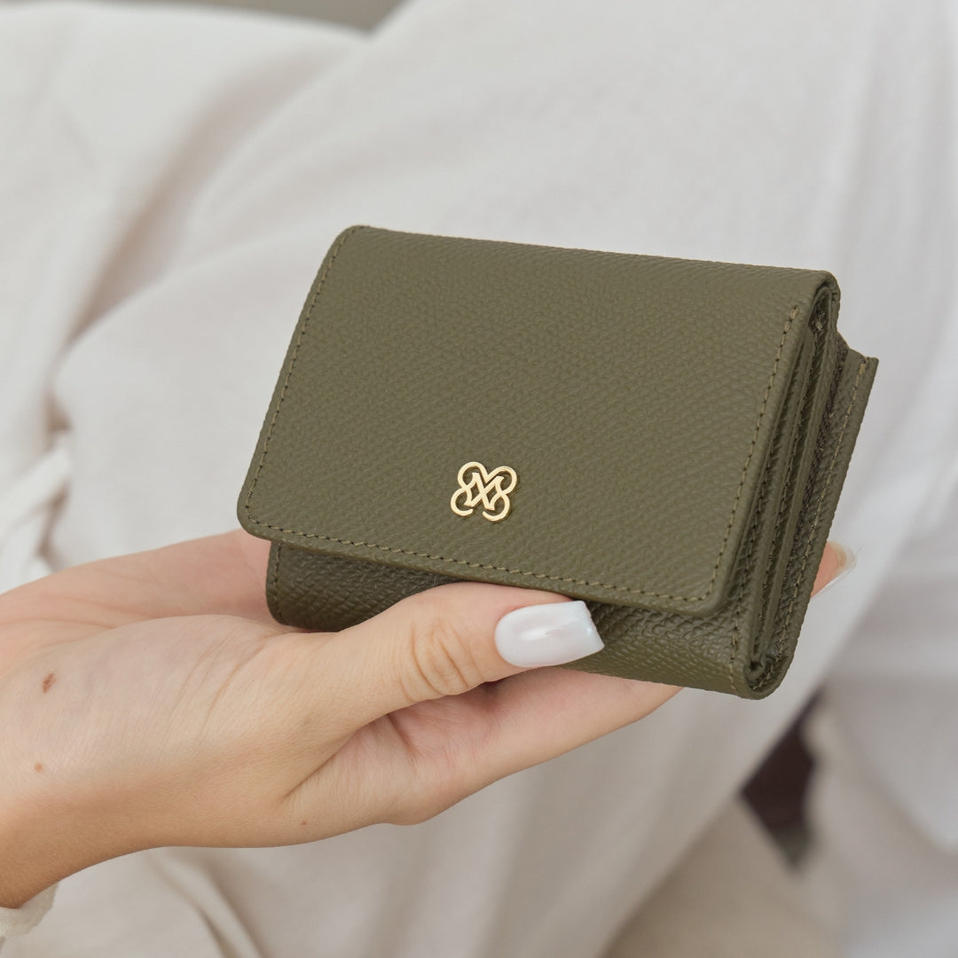 LILY Tri-fold wallet with Back zip