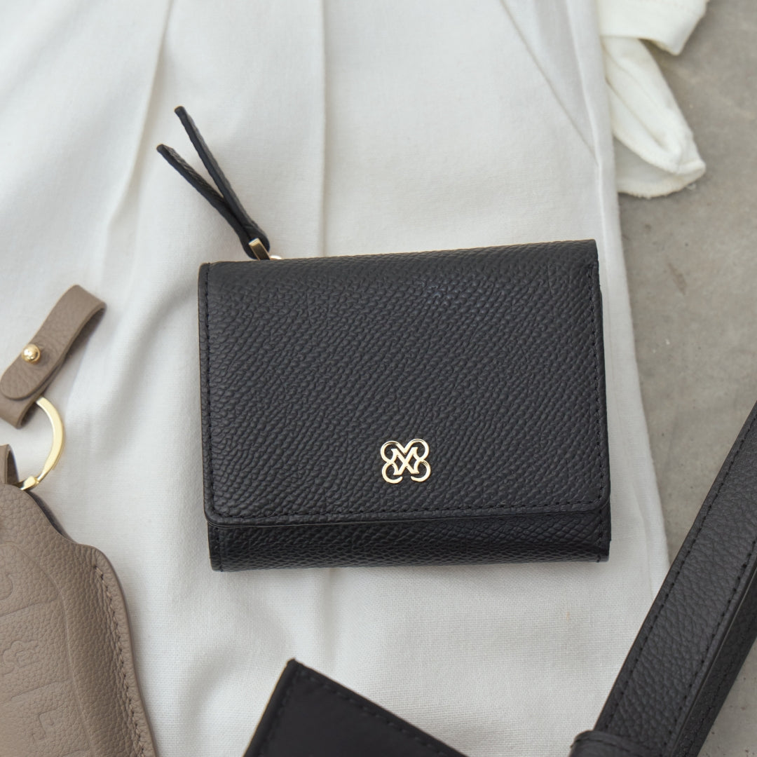 LILY Tri-fold wallet with Back zip