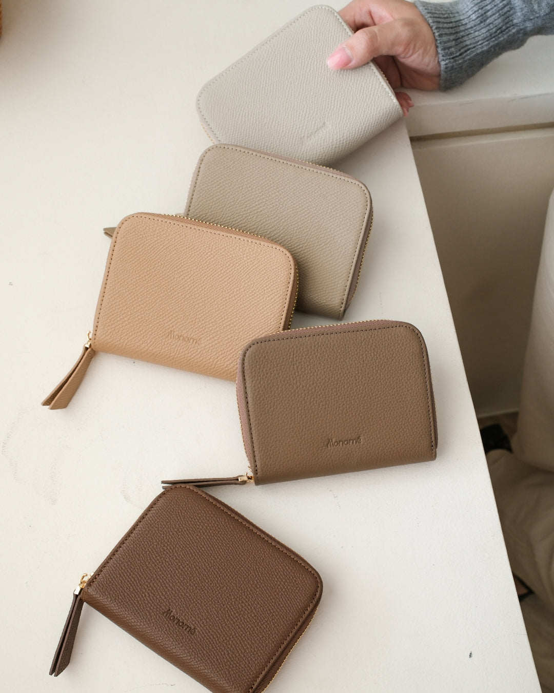 RAFFLE zip-around wallet