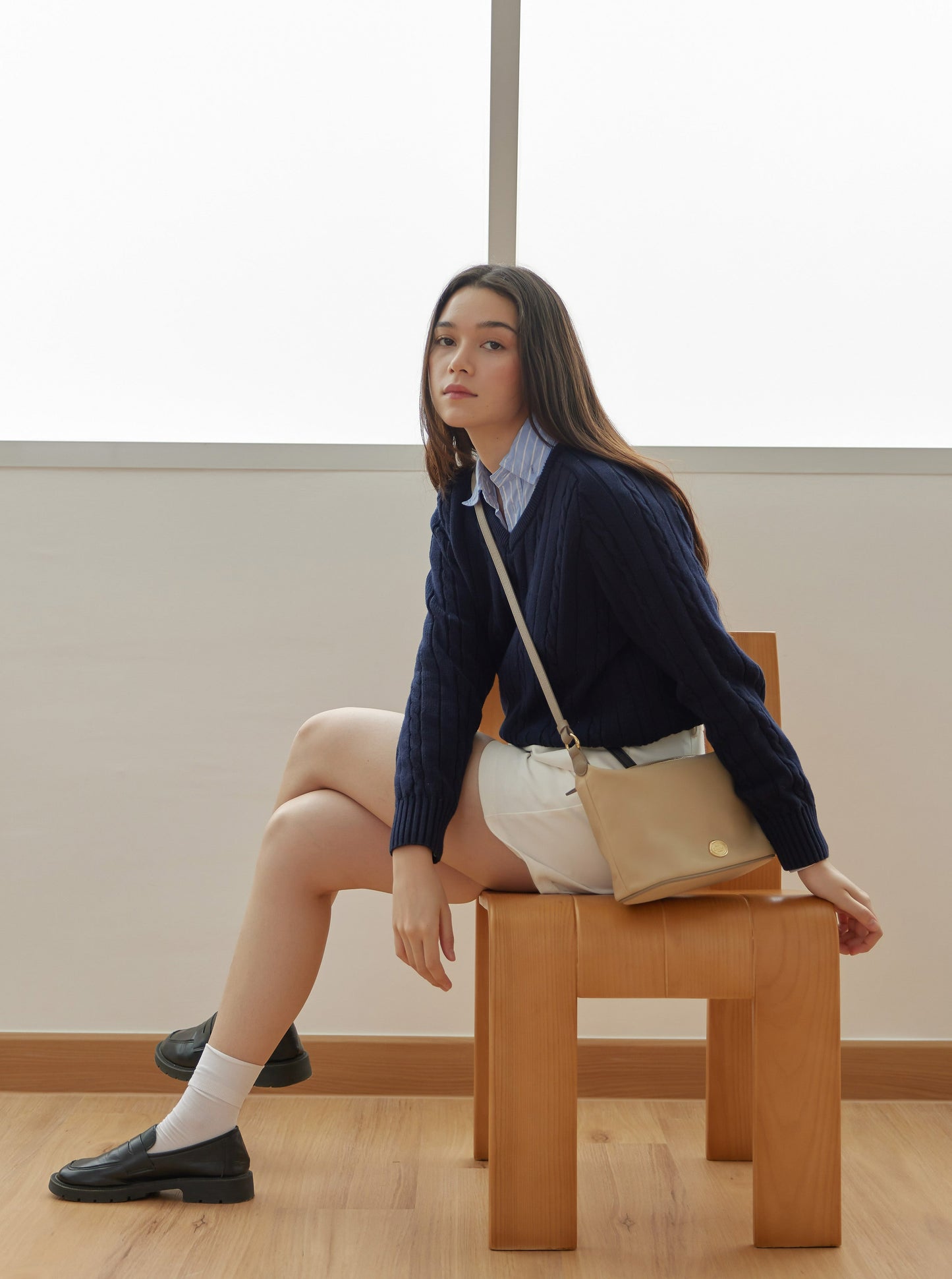 COMFY [Nude Latte] : HOBO Nylon bag