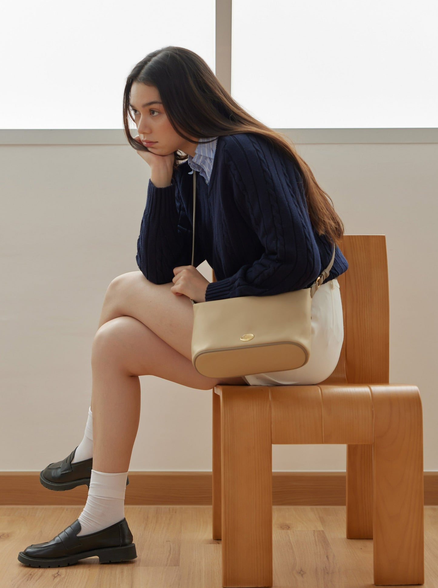COMFY [Nude Latte] : HOBO Nylon bag