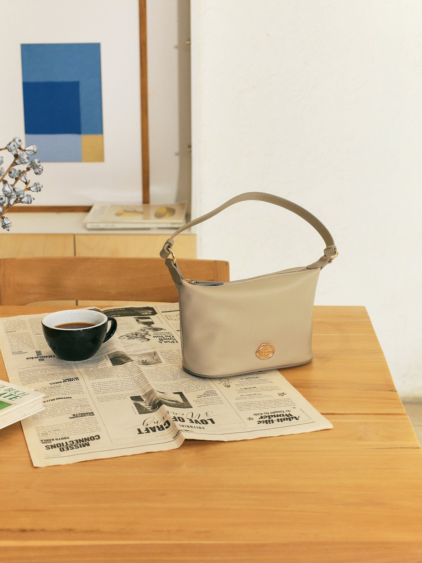 COMFY [Nude Latte] : HOBO Nylon bag