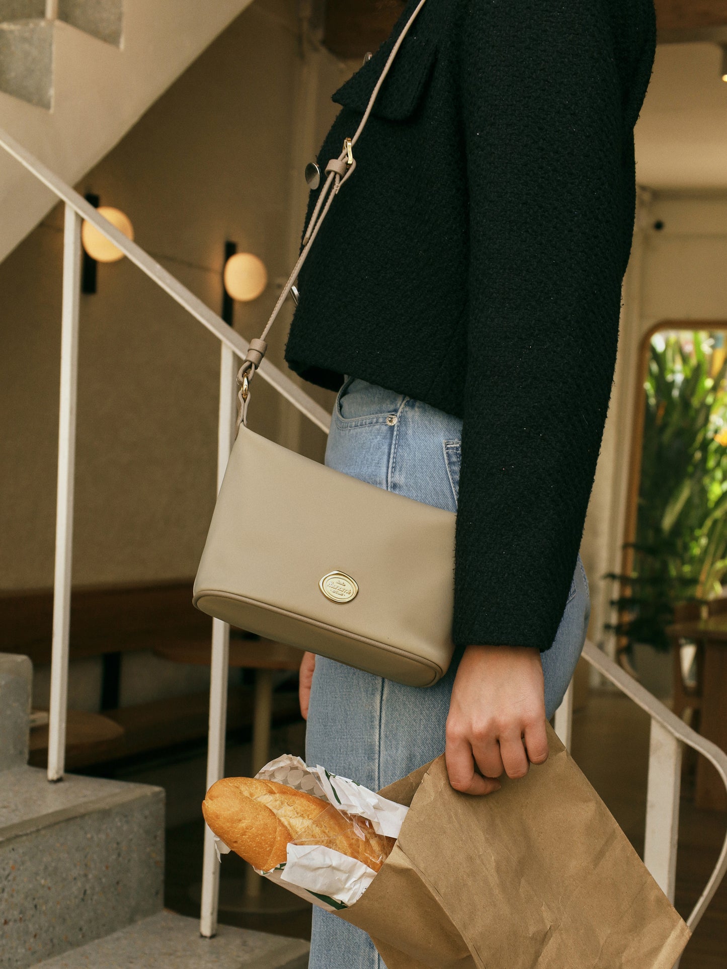 COMFY [Nude Latte] : HOBO Nylon bag